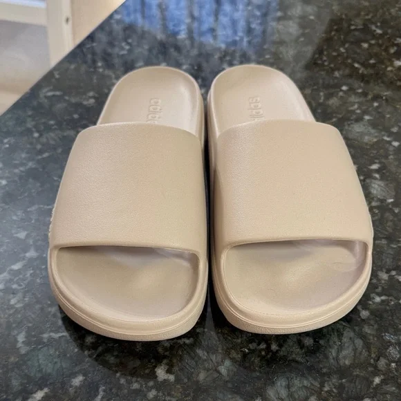 Men’s adidas Nude Beige Slip-On Platform Slides - Picture 2 of 4